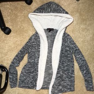 grey fuzzy derek heart jacket (HOOD AND SLEEVES)